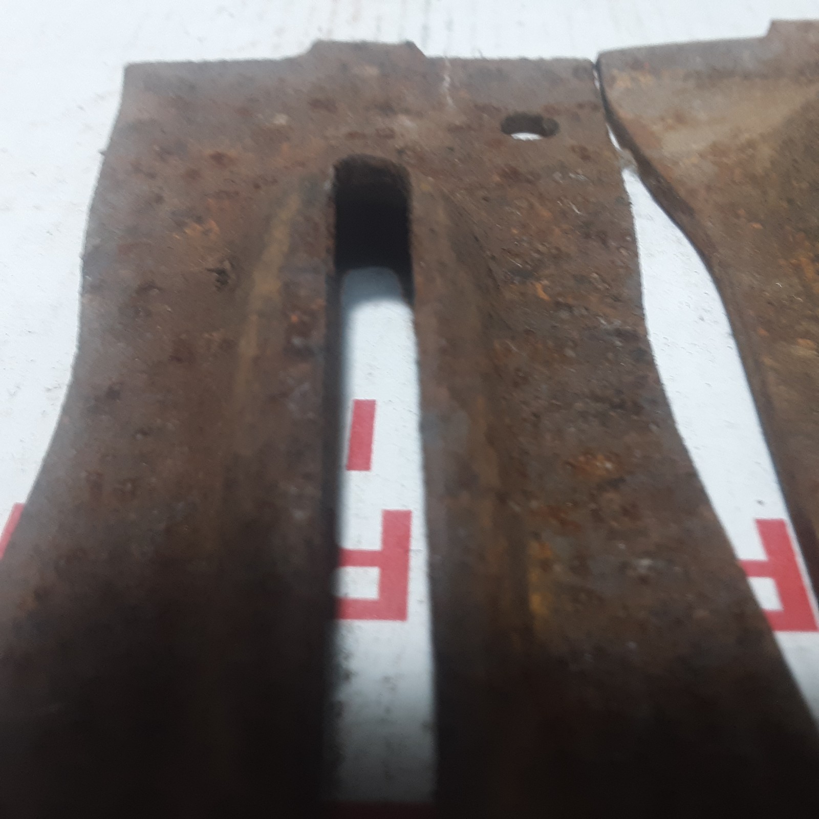 (1 lot of 75) concrete form wedges